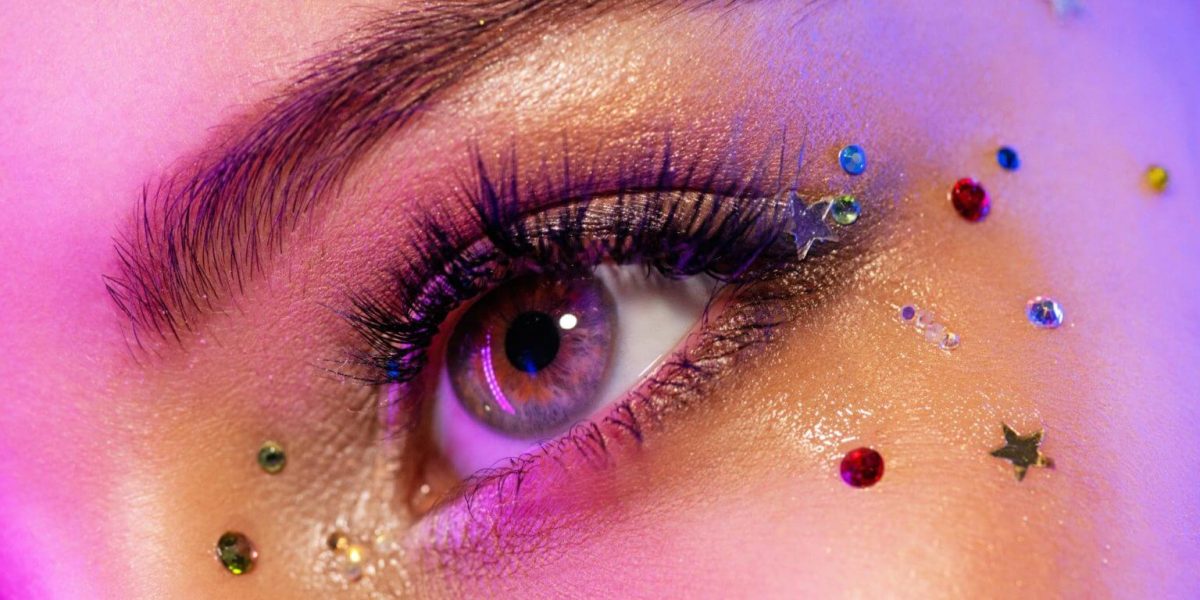 colorful-makeup-bright-and-intense-makeup--1536x1152