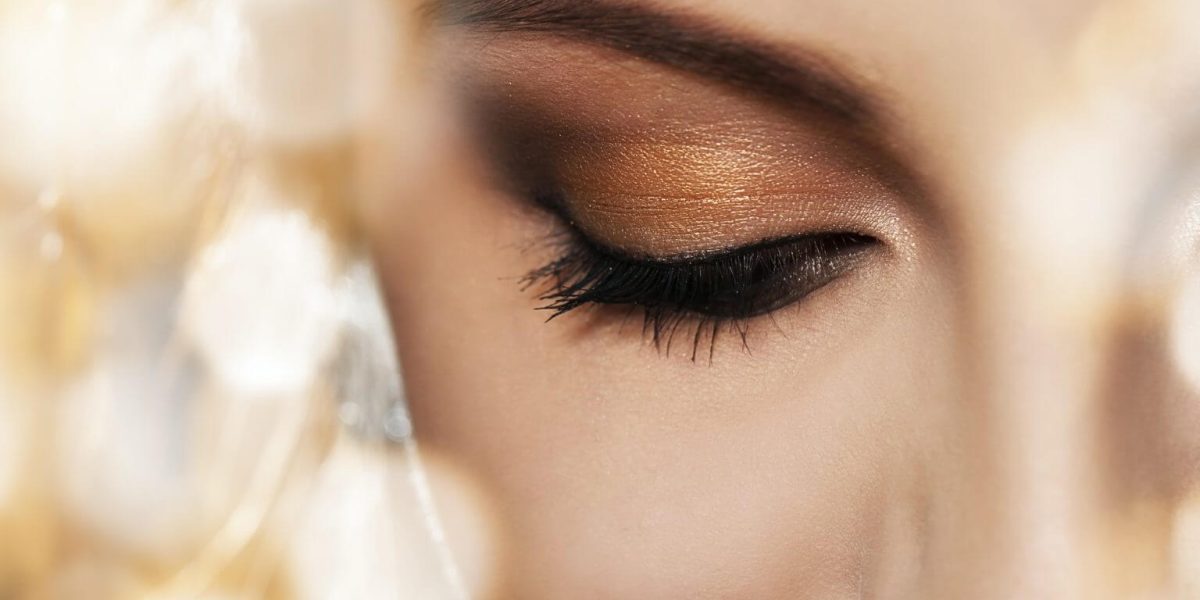 woman-face-with-beautiful-makeup-1536x1024